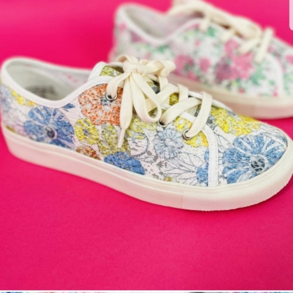 Gypsy Jazz Floral Sneakers - Multicolor